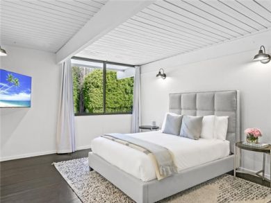Malibu Luxury Rental Sleeps 12 Guests.